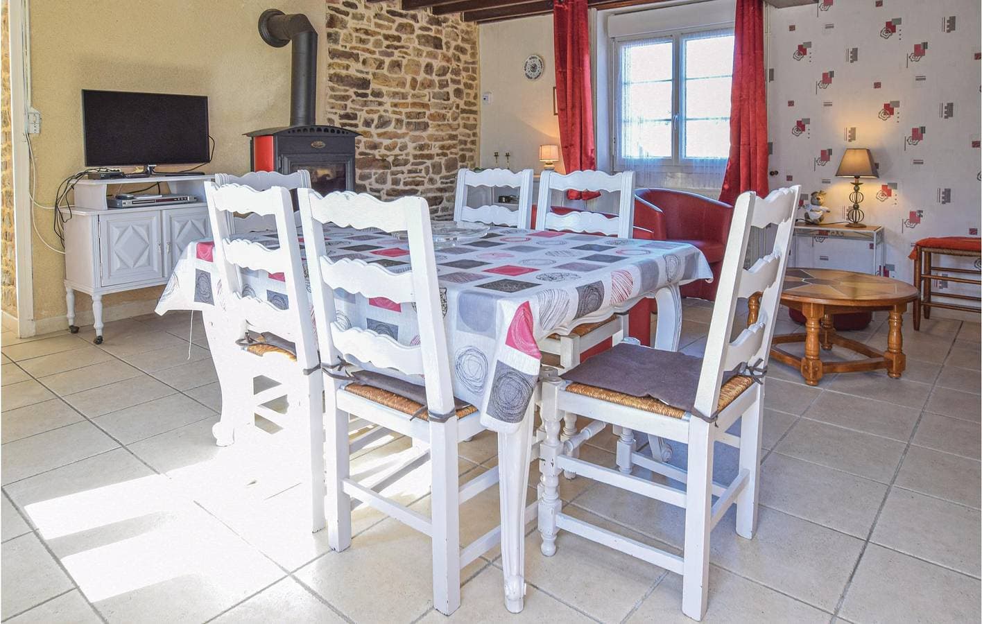 Foto 10 von 27: 114 sq. ft. Apt w/ TV, Parking, Garden - Lonlay-l'Abbaye
