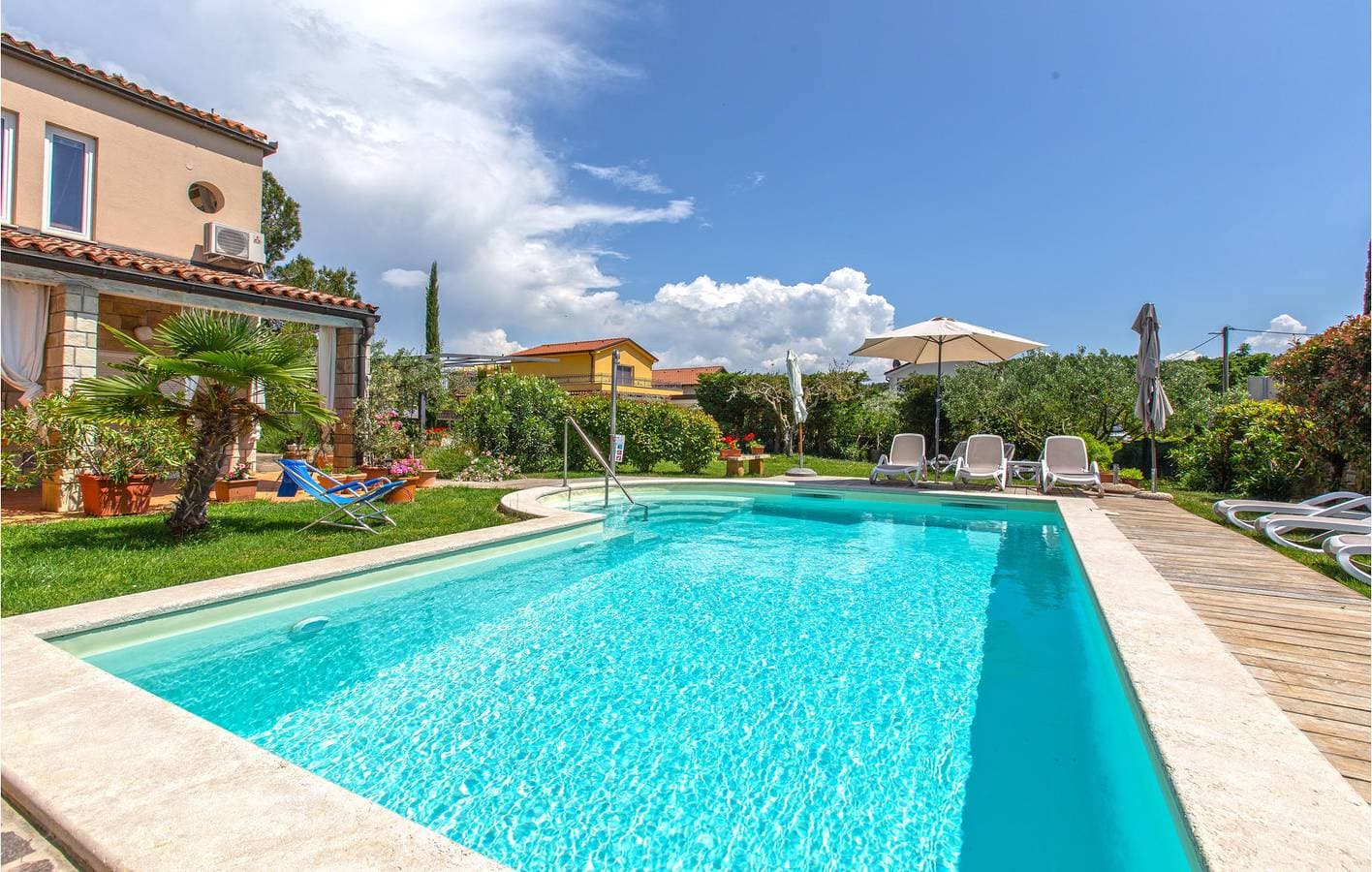 Foto 10 von 17: Ferienwohnung für 4 Personen mit Pool