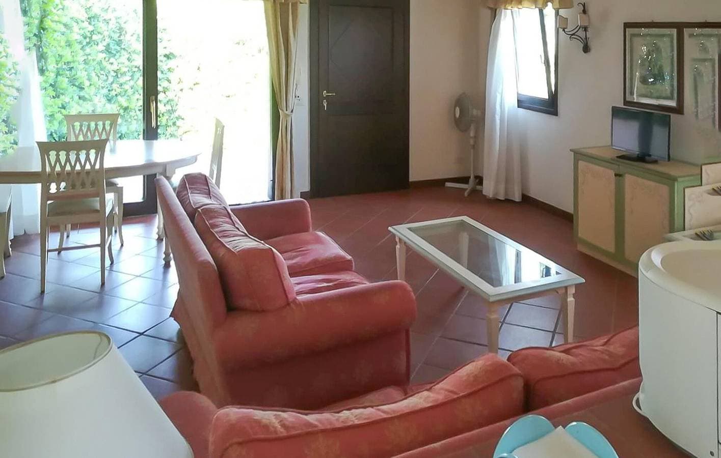Foto 3 von 20: Apartment mit Meerblick, Pool, Terrasse und direktem Zugang zum Strand
