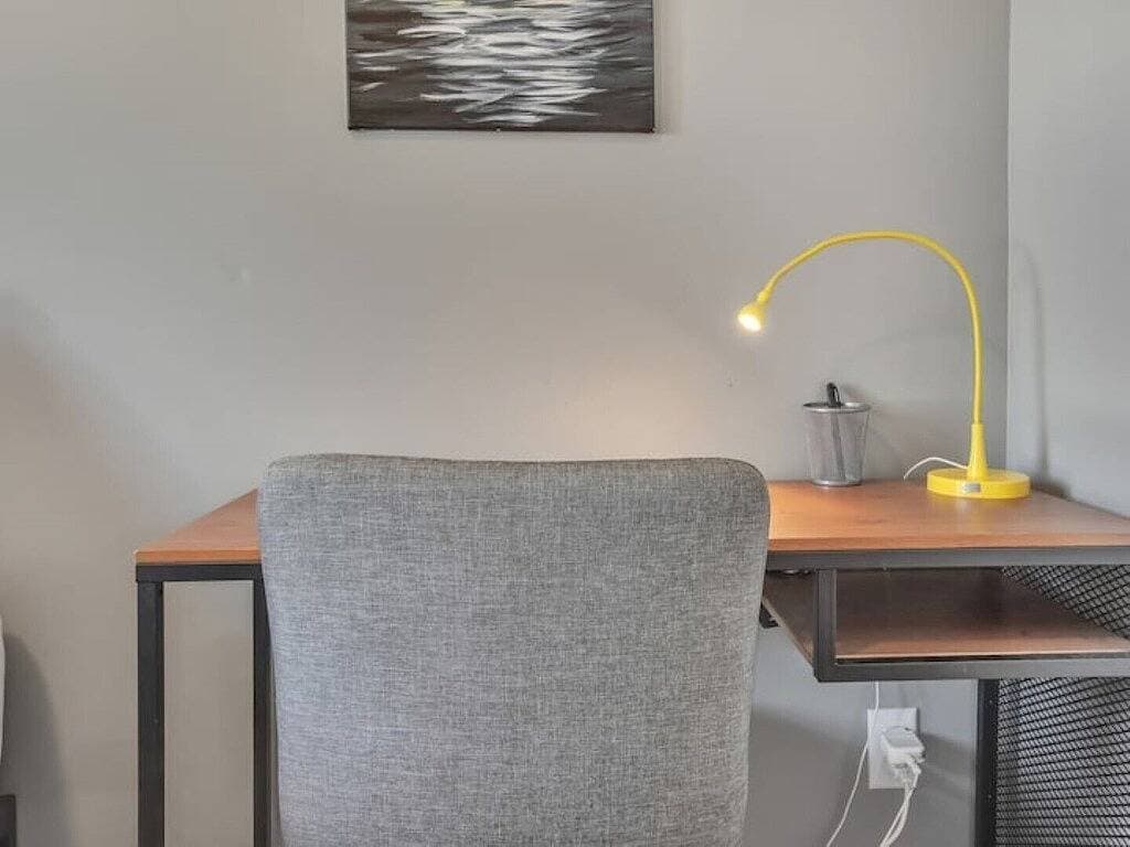Foto 4 von 23: The Little Hamster - by Ferndale & Royal Oak w/ 2TVs - Open Concept - Modern