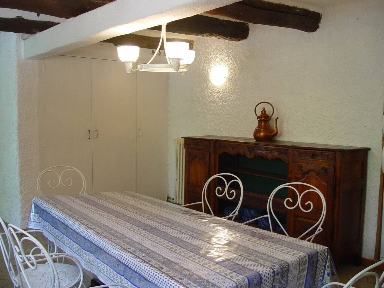 Foto 12 von 46: Familienwohnung, 2-8 Personen, In Provence Mas 16 Jh, Pool, Garten, Parkplatz