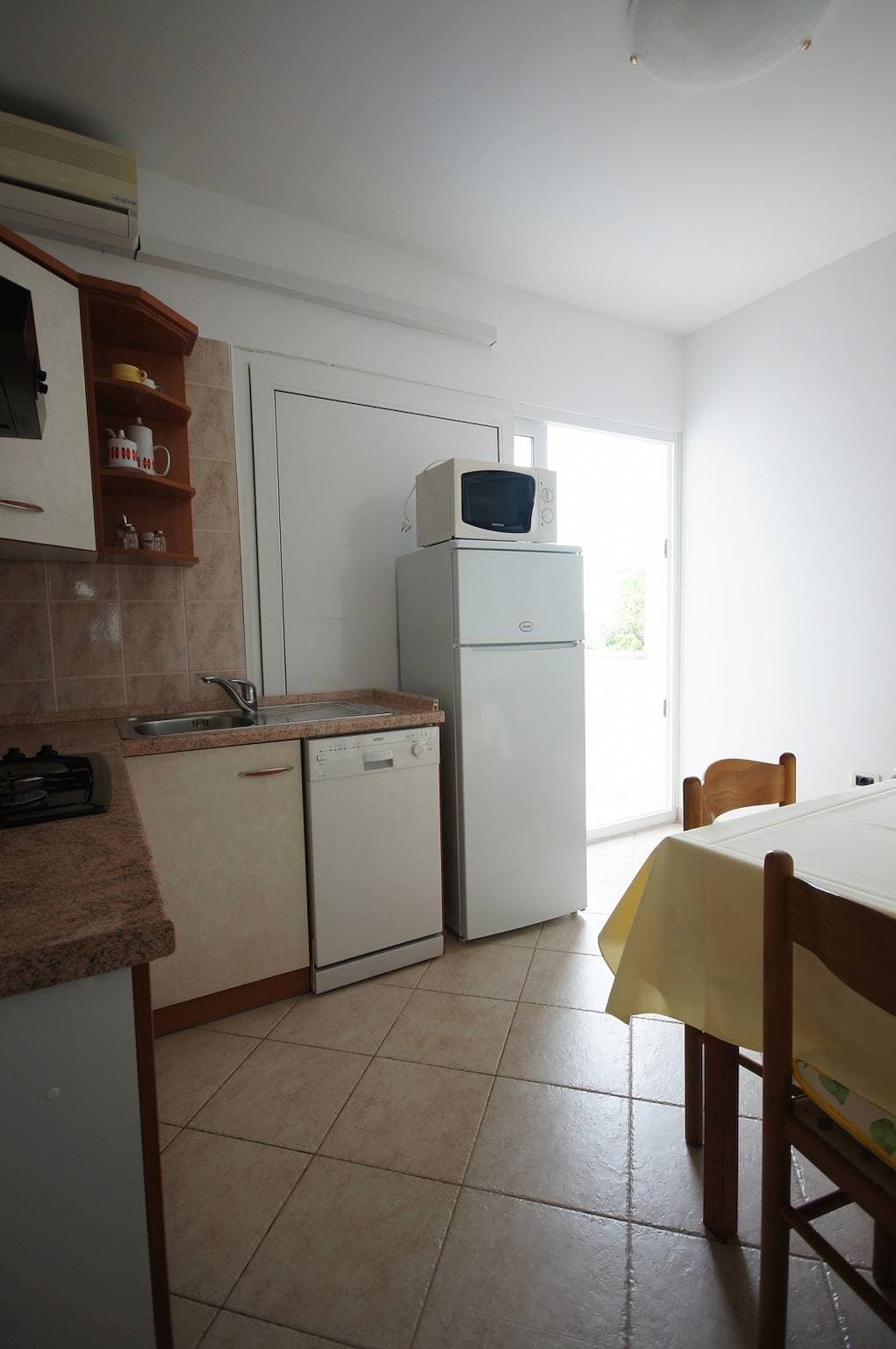 Foto 10 von 32: Ferienwohnung in Stara Novalja mit Meerblick, Loggia, Klimaanlage, W-Lan (183-2)