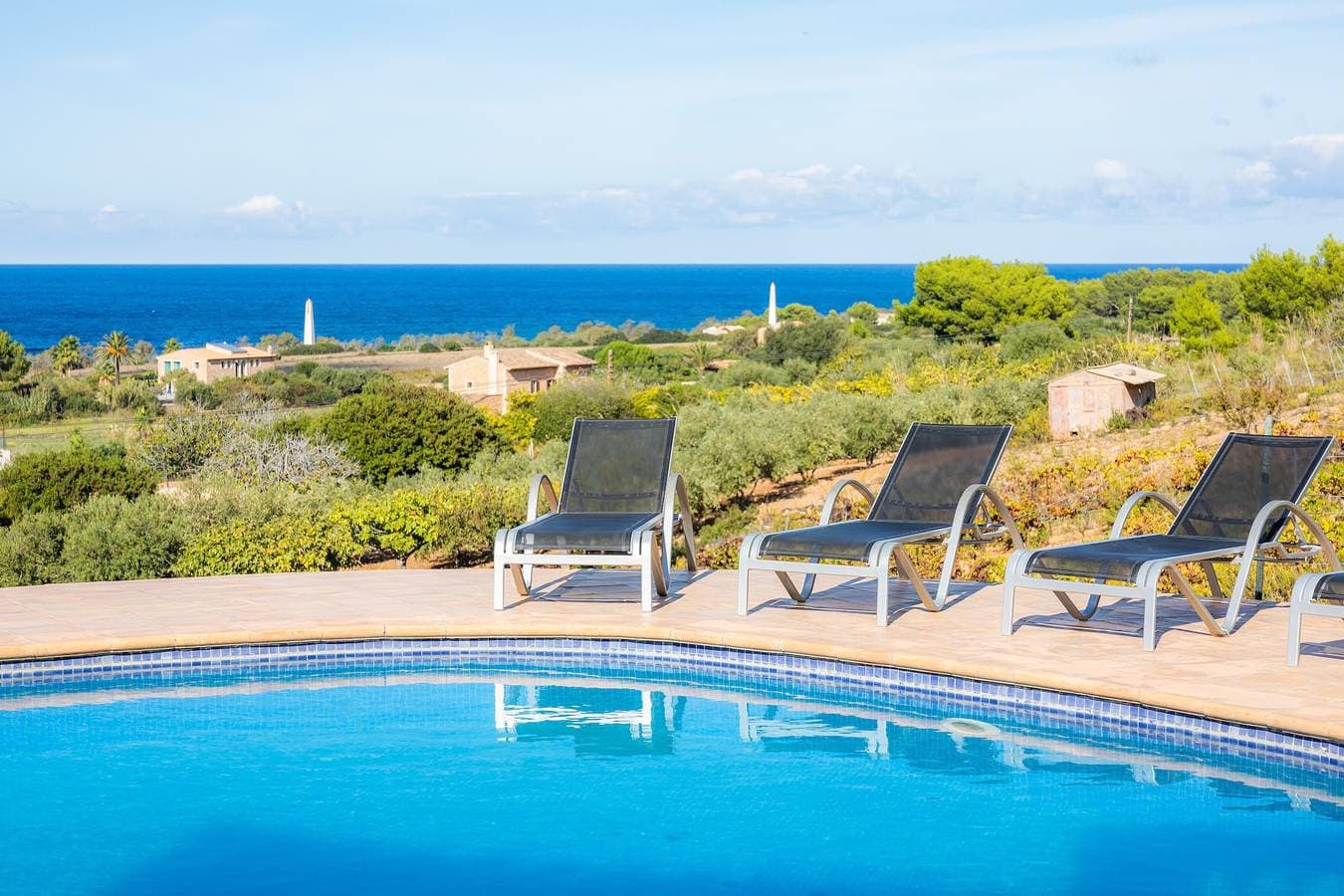 Foto 8 von 35: Wunderschönes Ferienhaus “Alta Vista” mit Panoramablick, Infinity Pool, Terrasse und WLAN