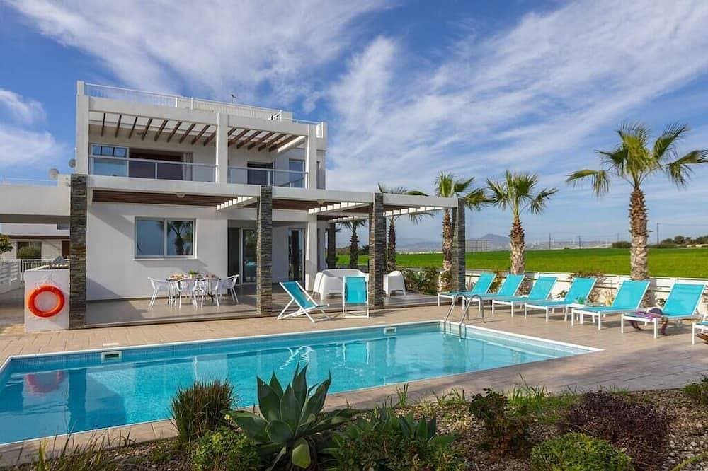 Foto 11 von 30: Wirklich spektakuläre FirstLine Sea Front Villa im schönen Dorf Pervolia