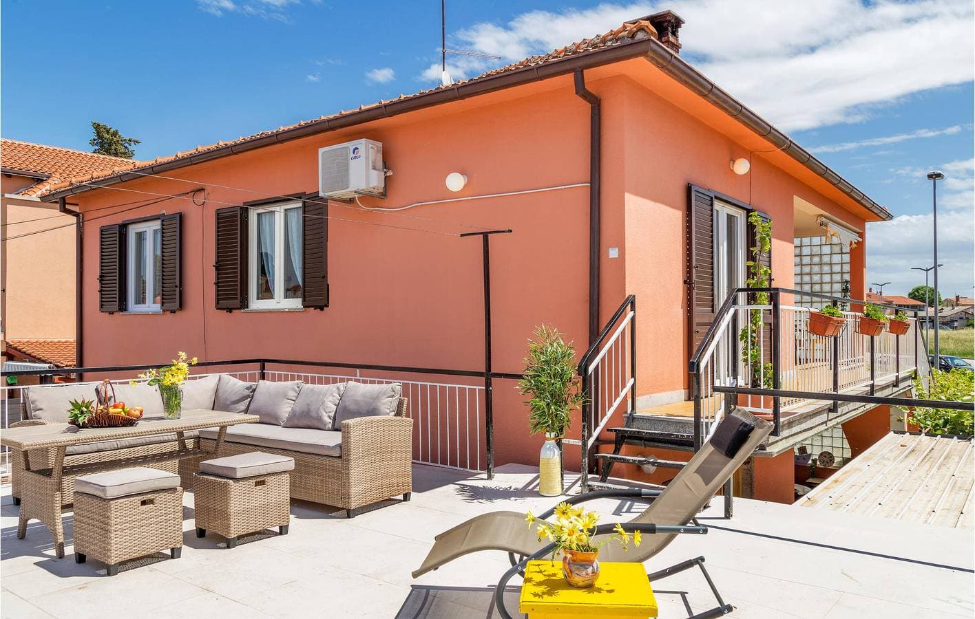 Foto 2 von 28: Apartment am Meer mit Terrasse, WLAN und in der Nähe von Restaurants – Peroj