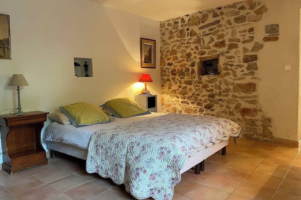 Foto 3 von 30: Sanary Charming Country House With Garden.Small Dogs Accepted