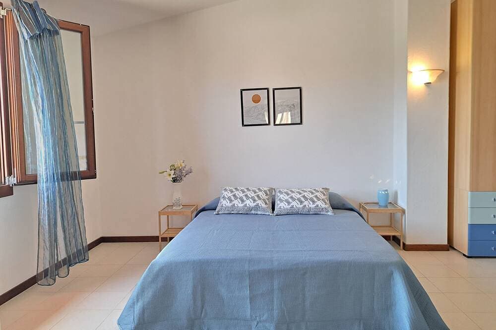 Foto 5 von 25: 100 sqm apartment in South Sardinia Capoterra. Sea nature and sunshine all year round.