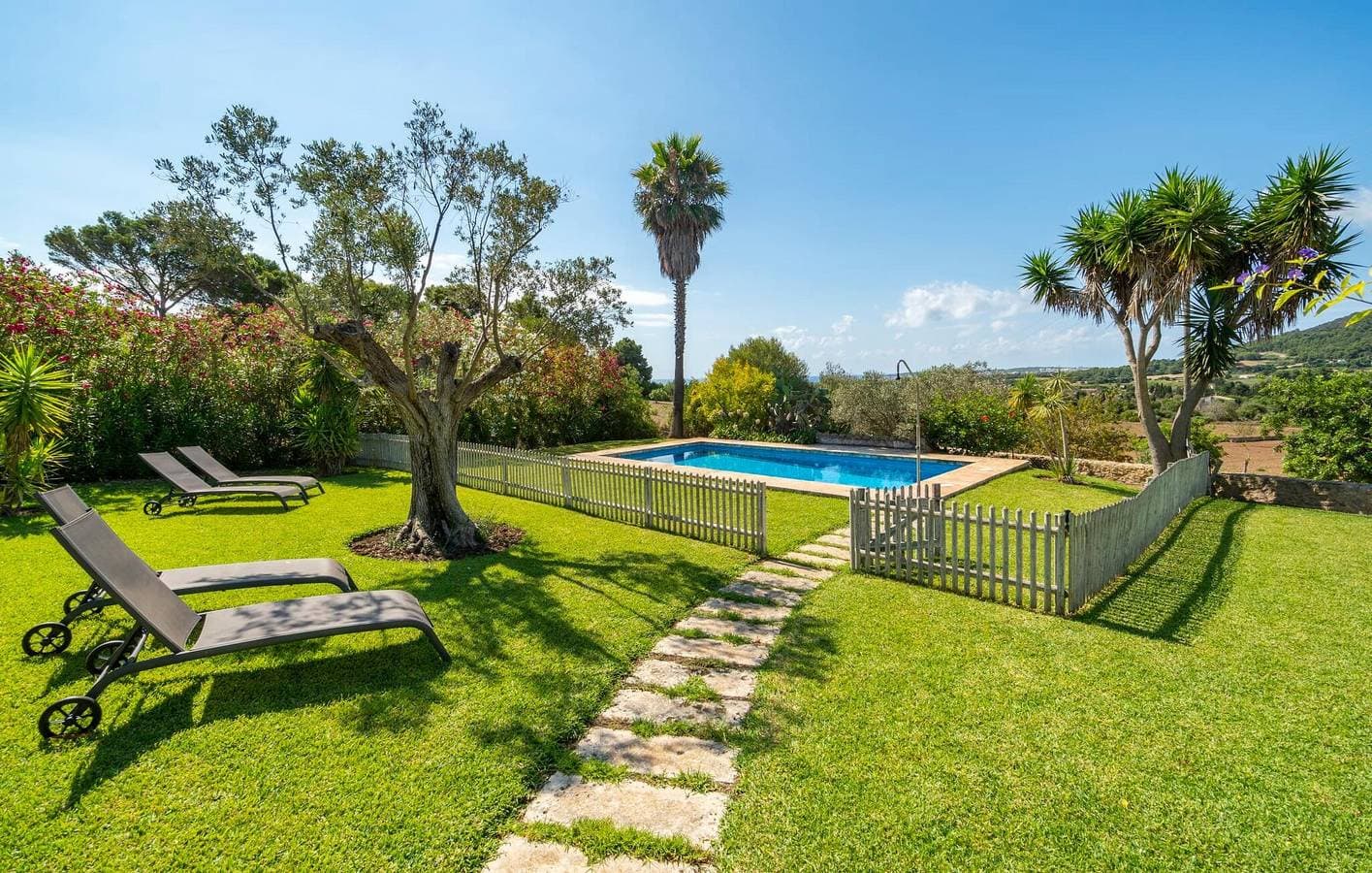 Foto 8 von 36: Apartment mit Meerblick, Pool, Terrasse und BBQ - 2 km zum Strand Sa Marjal