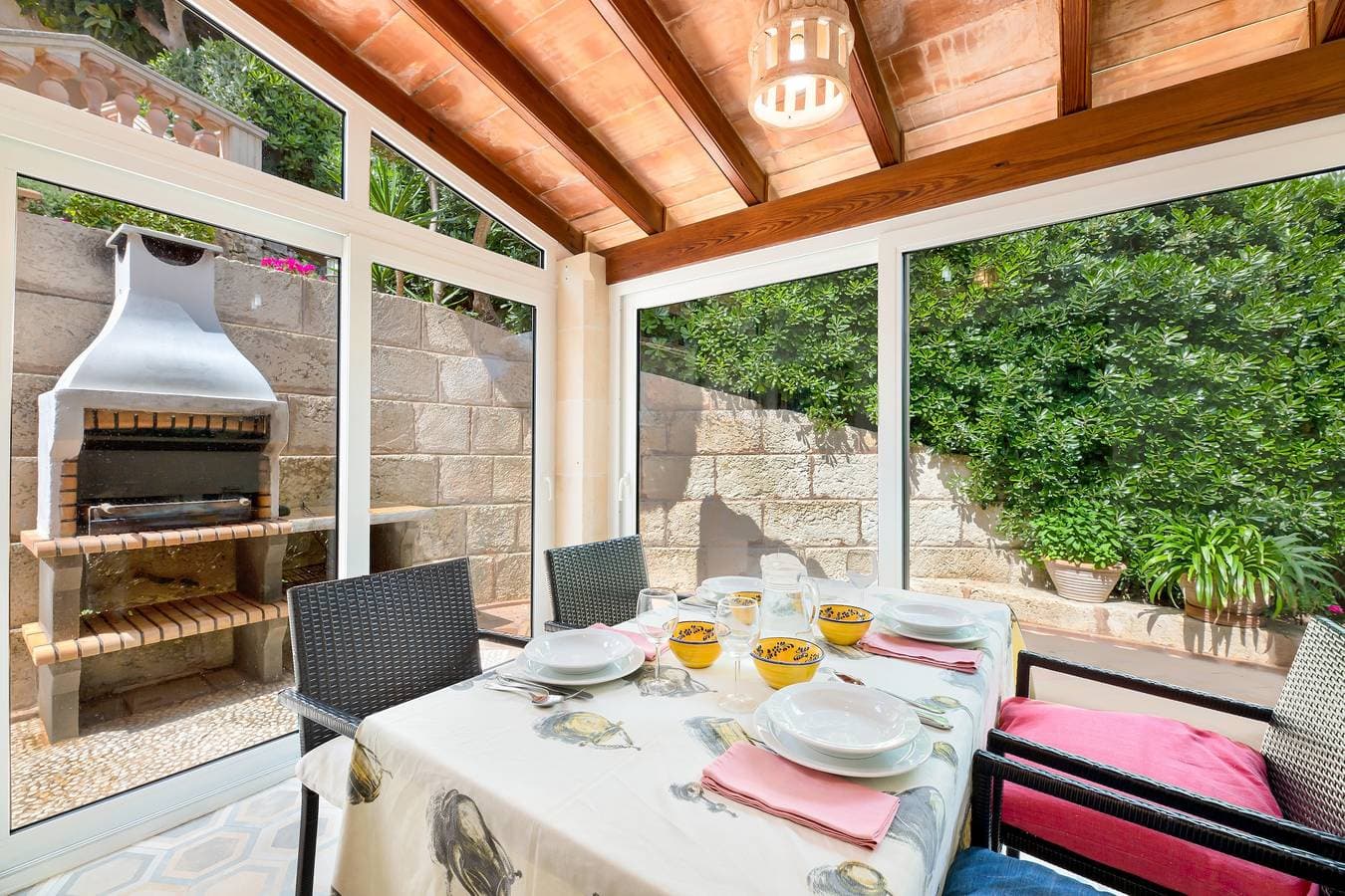 Foto 8 von 27: Villa Es Mirador mit Meerblick, WLAN, Klimaanlage, Terrasse und Garten; Parkplatz vorhanden
