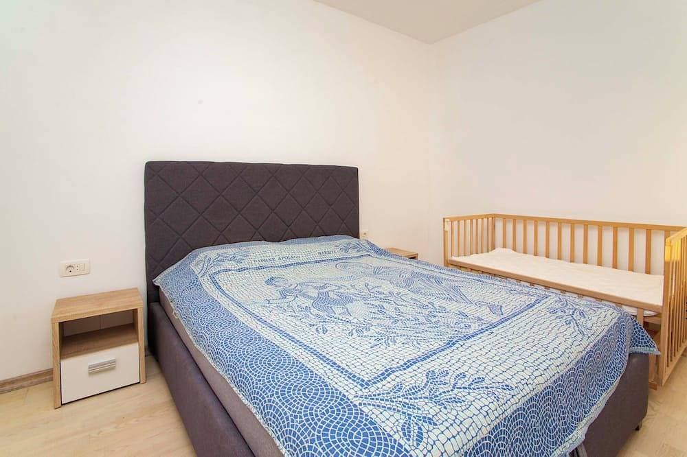Foto 2 von 9: One Bedroom Apt Near Center with Pool and Garden