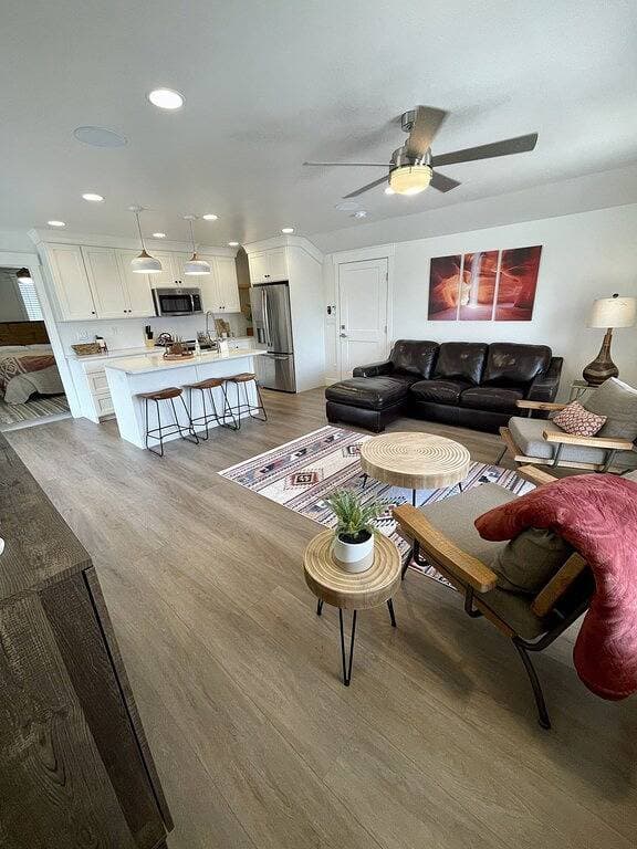 Foto 4 von 48: Casita Retreat Apt: full kitchen, Sleeps 2, near Sand Hollow, Zions, & St George