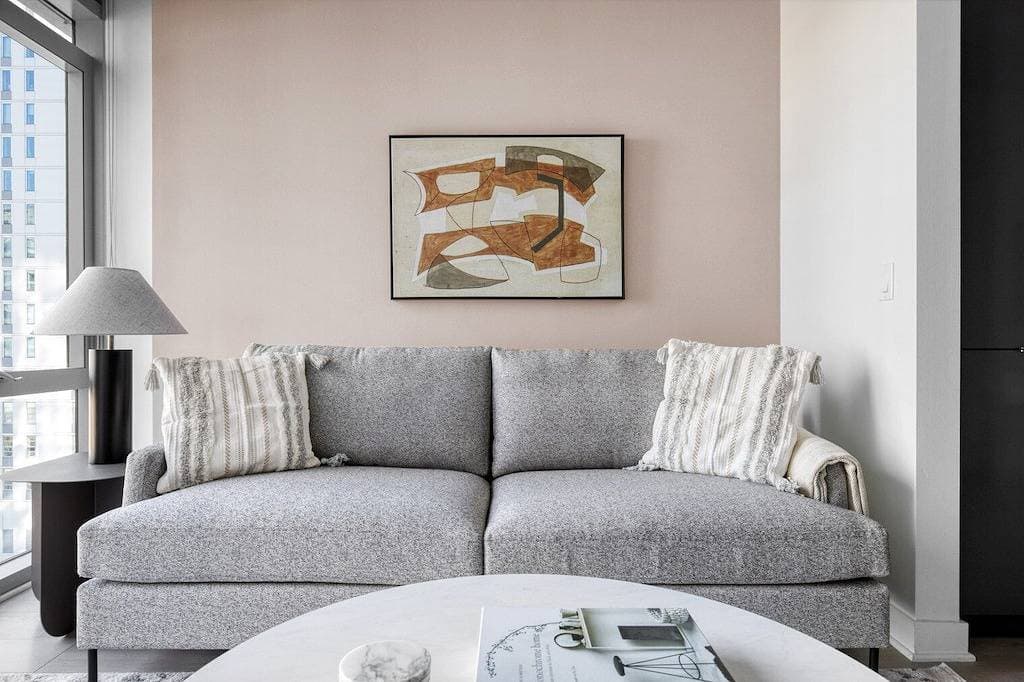 Foto 11 von 32: Bright River North 1Br w/ Gym, Pool & Roof, nr Riverwalk, by Blueground