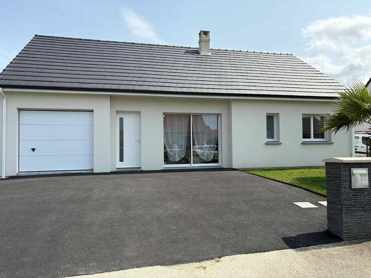 Foto 7 von 26: Three-Bedroom House