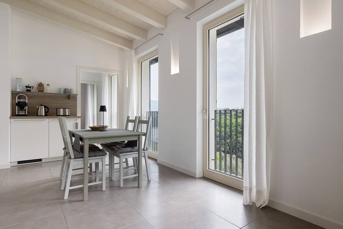 Foto 12 von 21: Ferienwohnung "Ca' Scaì Agrifugium Elià" mit Blick auf den See, Gemeinschaftspool und WLAN