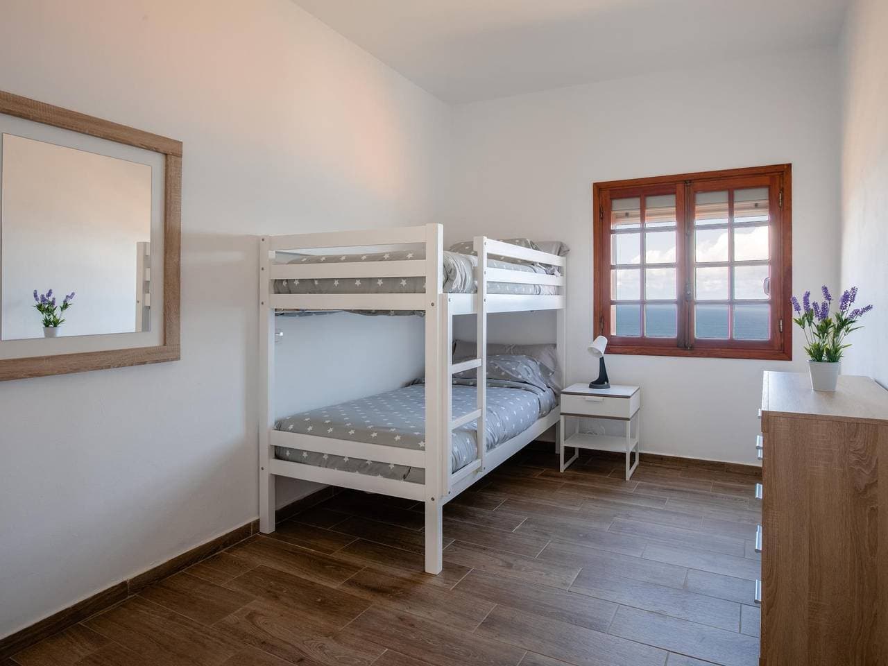 Foto 13 von 32: Ferienwohnung für 4 Personen mit Terrasse