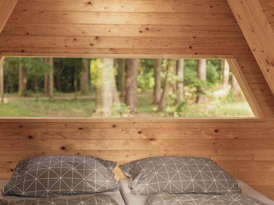 Foto 7 von 81: Forest Camping Mozirje - Unterkunft 3 personen - Glamping Hut Forest Bed