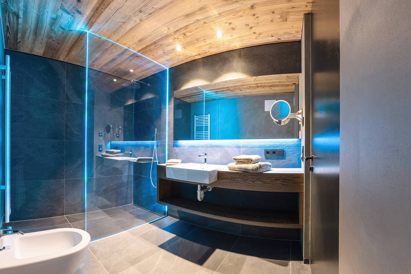 Foto 10 von 15: Ferienwohnung 'Köfele Lodge Agnes' mit Bergblick, Gemeinschaftspool und WLAN