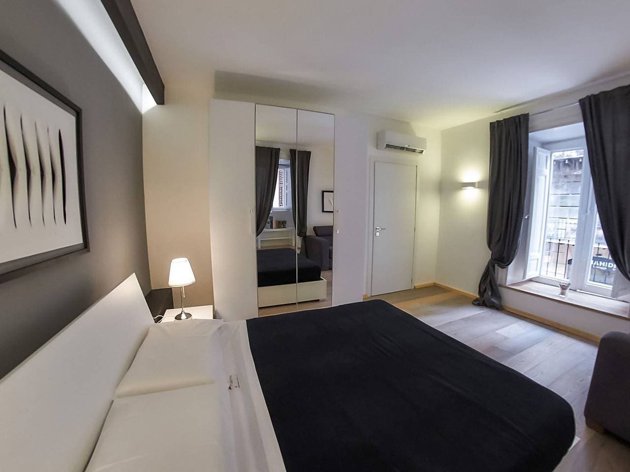 Mit Balkon 1