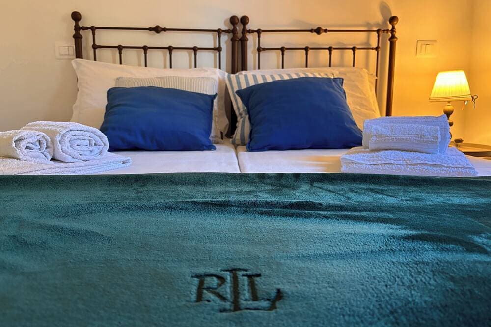 Foto 7 von 30: Villa San Vito, Amalfi Coast. Seaview Terrace, Garden, and Private Parking.