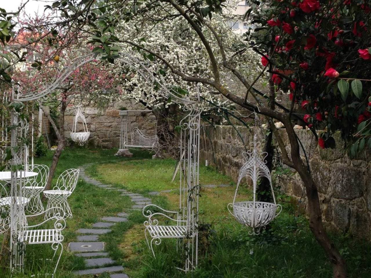 Foto 12 von 25: Zimmer 'Romeu' mit Gemeinschaftsgarten, Wi-Fi und Klimaanlage