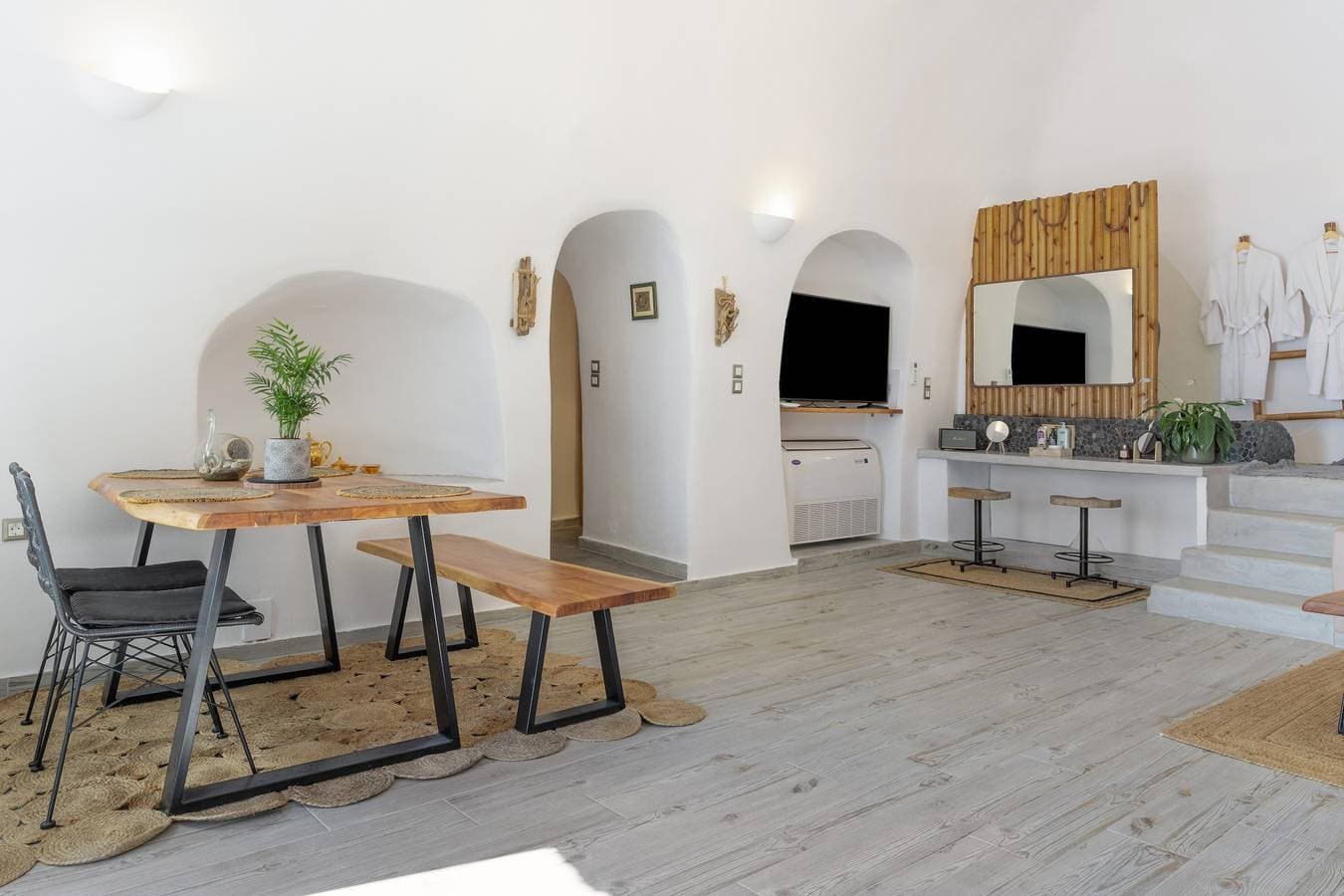 Foto 12 von 34: Ferienwohnung 'Santoneta Luxury Private Caves' mit Meerblick, privatem Pool und Wi-Fi