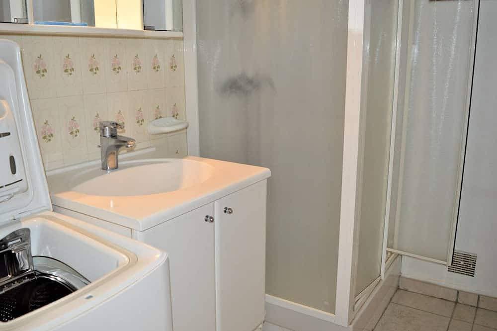 Foto 3 von 12: Appartement Komfortabel in Strandnähe für 6 Personen, La Croix-Valmer, Parkplatz & Balkon