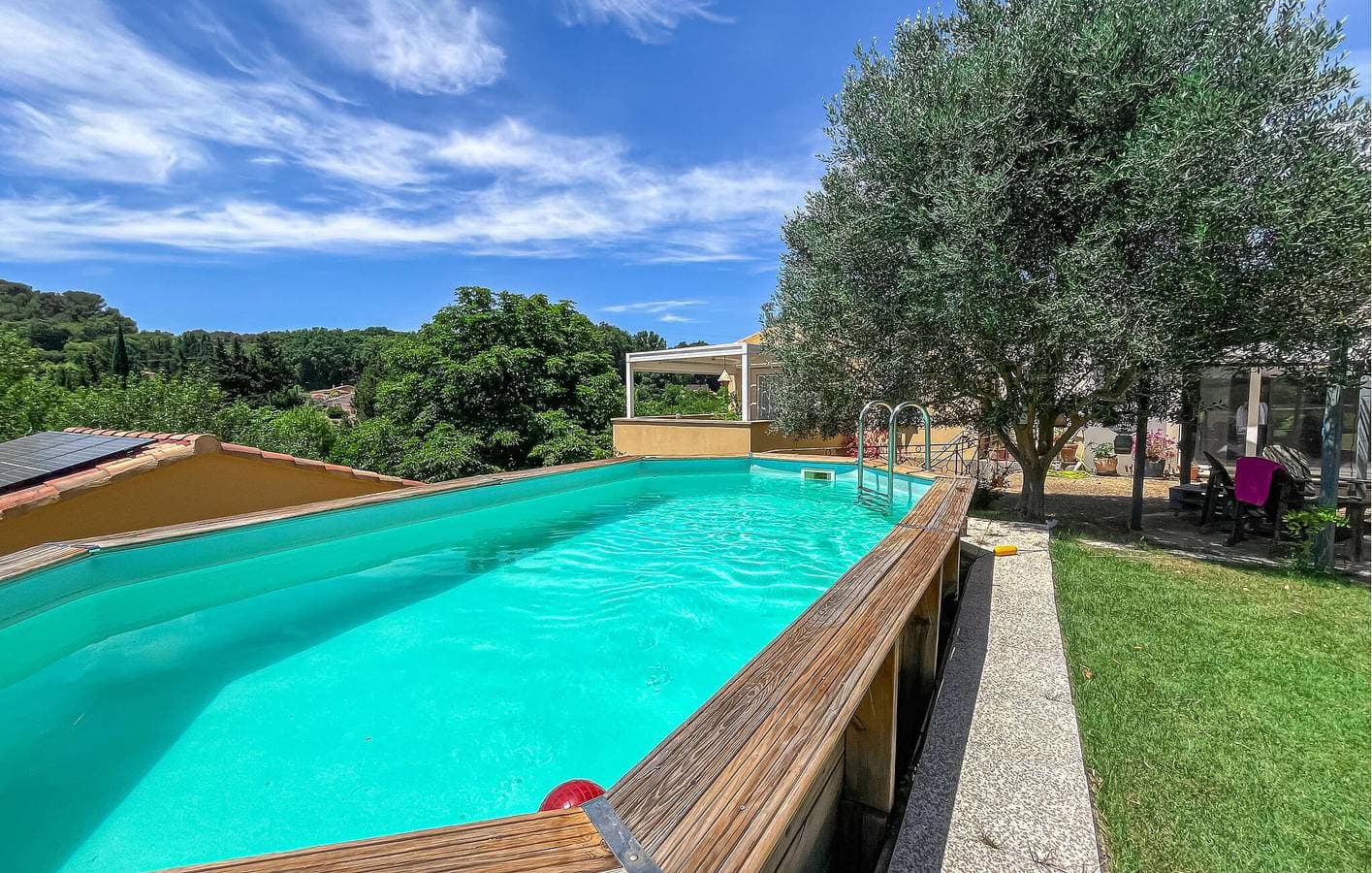 Foto 2 von 44: Geräumige Ferienwohnung mit Pool, WLAN und Terrasse in der Nähe von Miramas und Saint-Chamas