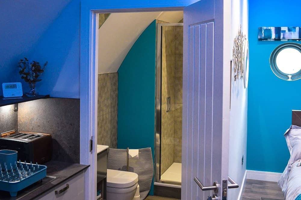 Foto 2 von 22: Derecroft Glamping Luxury Lodgepods with Jacuzzi Hot Tub