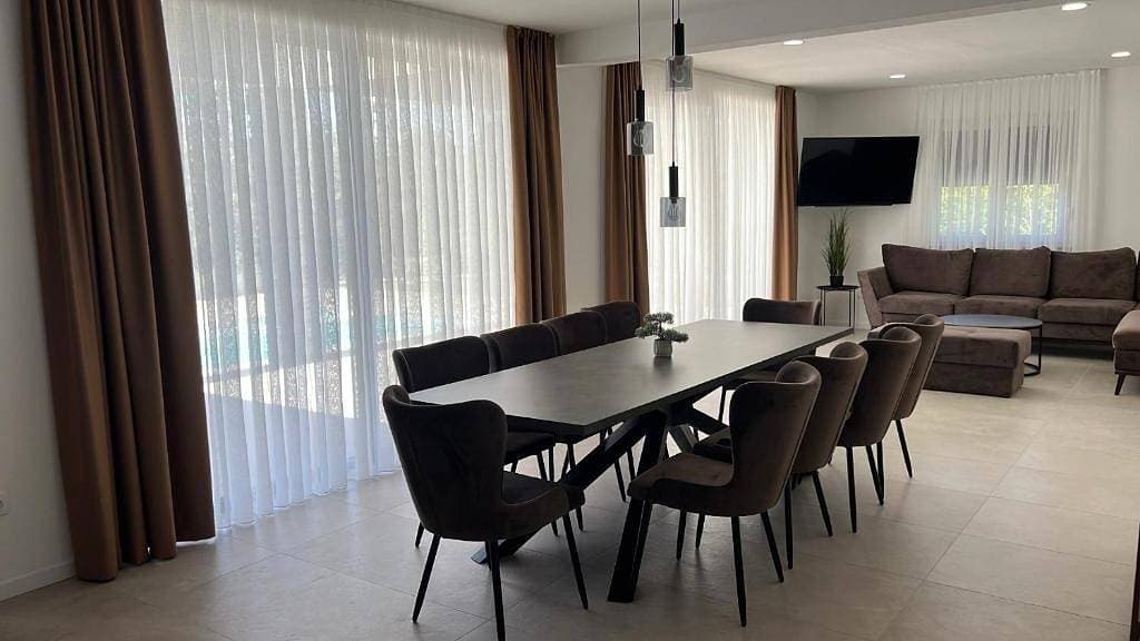 Foto 7 von 37: Luxury Villa Grey