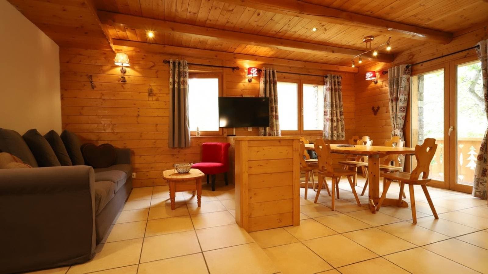 Foto 4 von 12: Appartement 'Chalet Alpaga 6' mit Bergblick, Gemeinschaftsgarten und WLAN