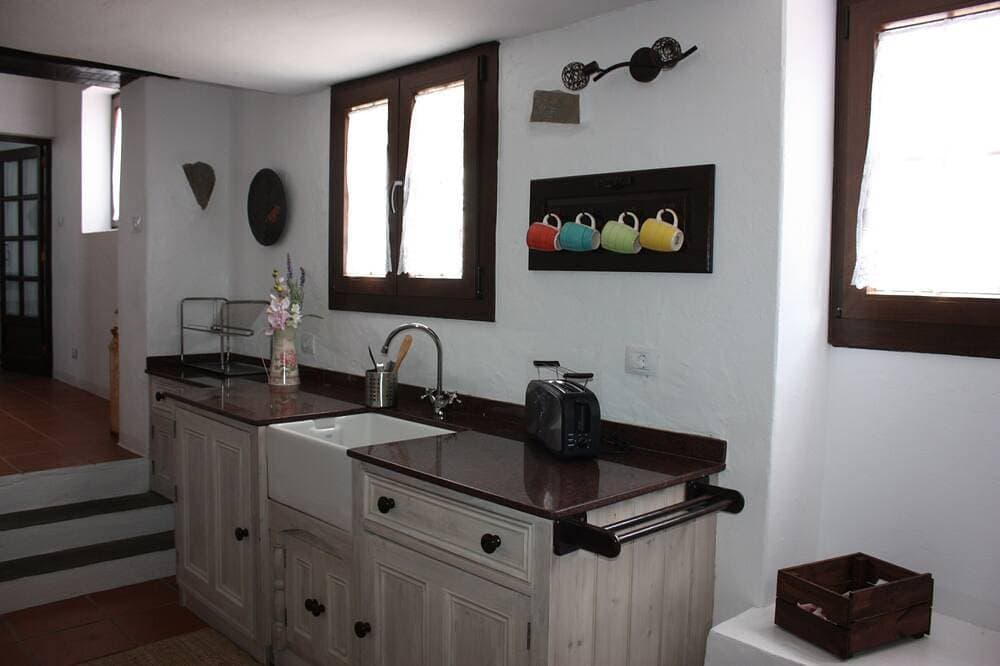 Foto 12 von 30: Alte renovierte Motormühle, Barbacoa-Whirlpool und Liegestühle