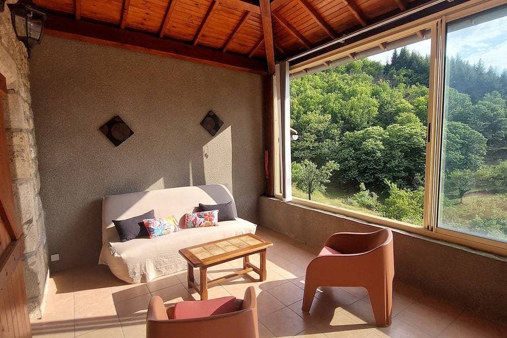 Foto 9 von 30: Spacious stone house nestled in a small hamlet
