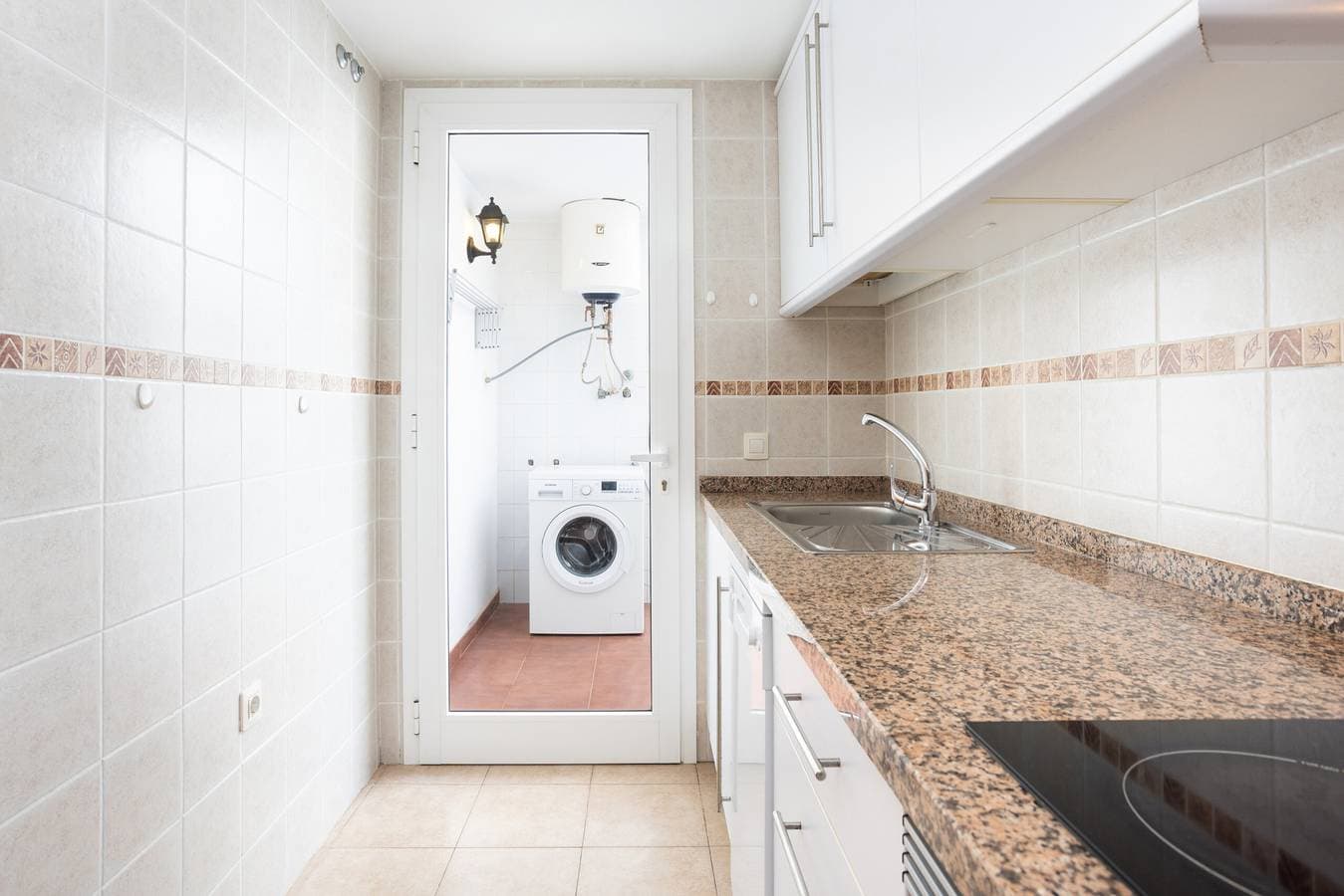 Foto 11 von 37: Ferienwohnung für 4 Personen mit Terrasse