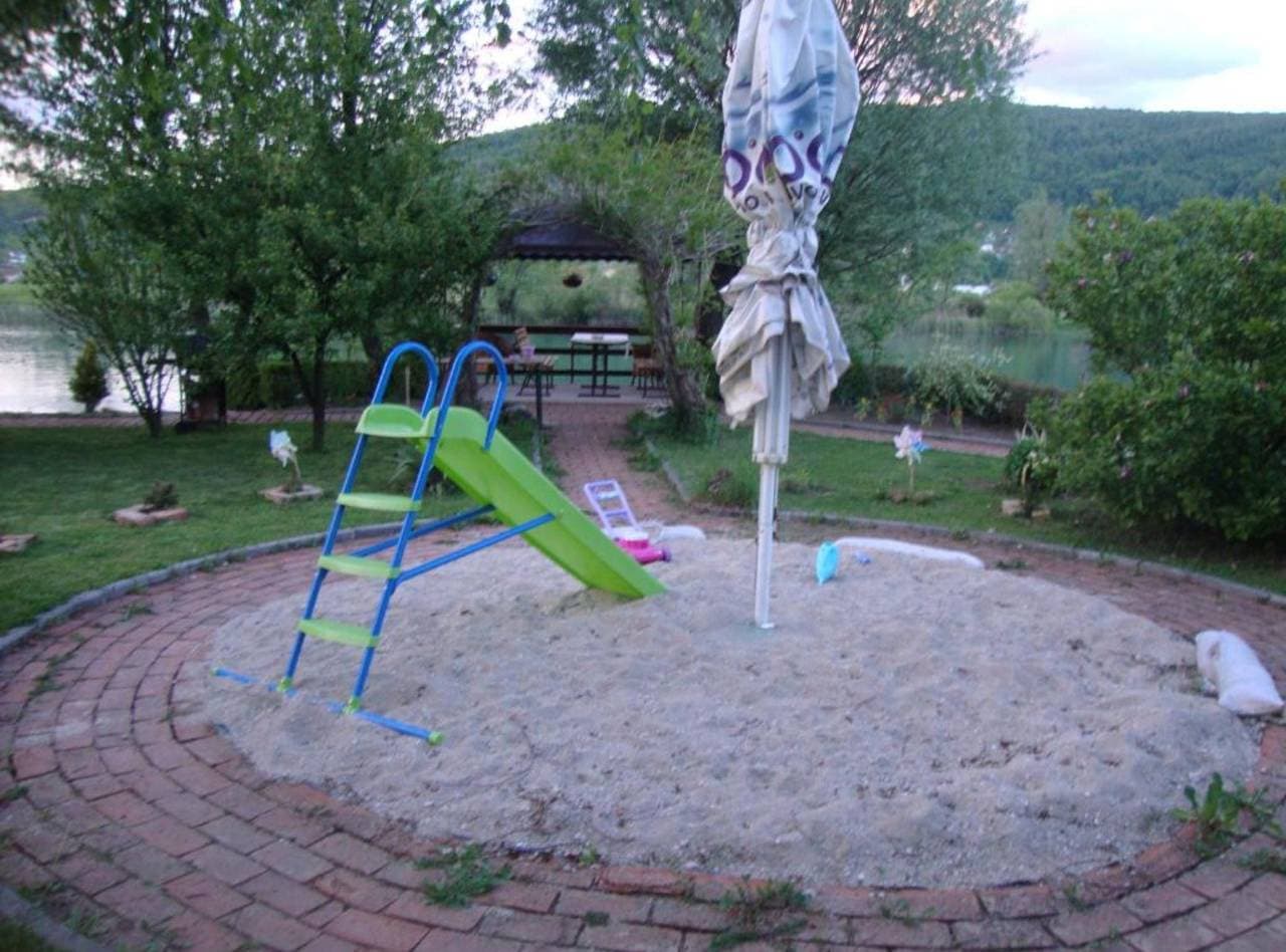 Foto 12 von 35: Ferienhaus für 10 Personen mit Garten