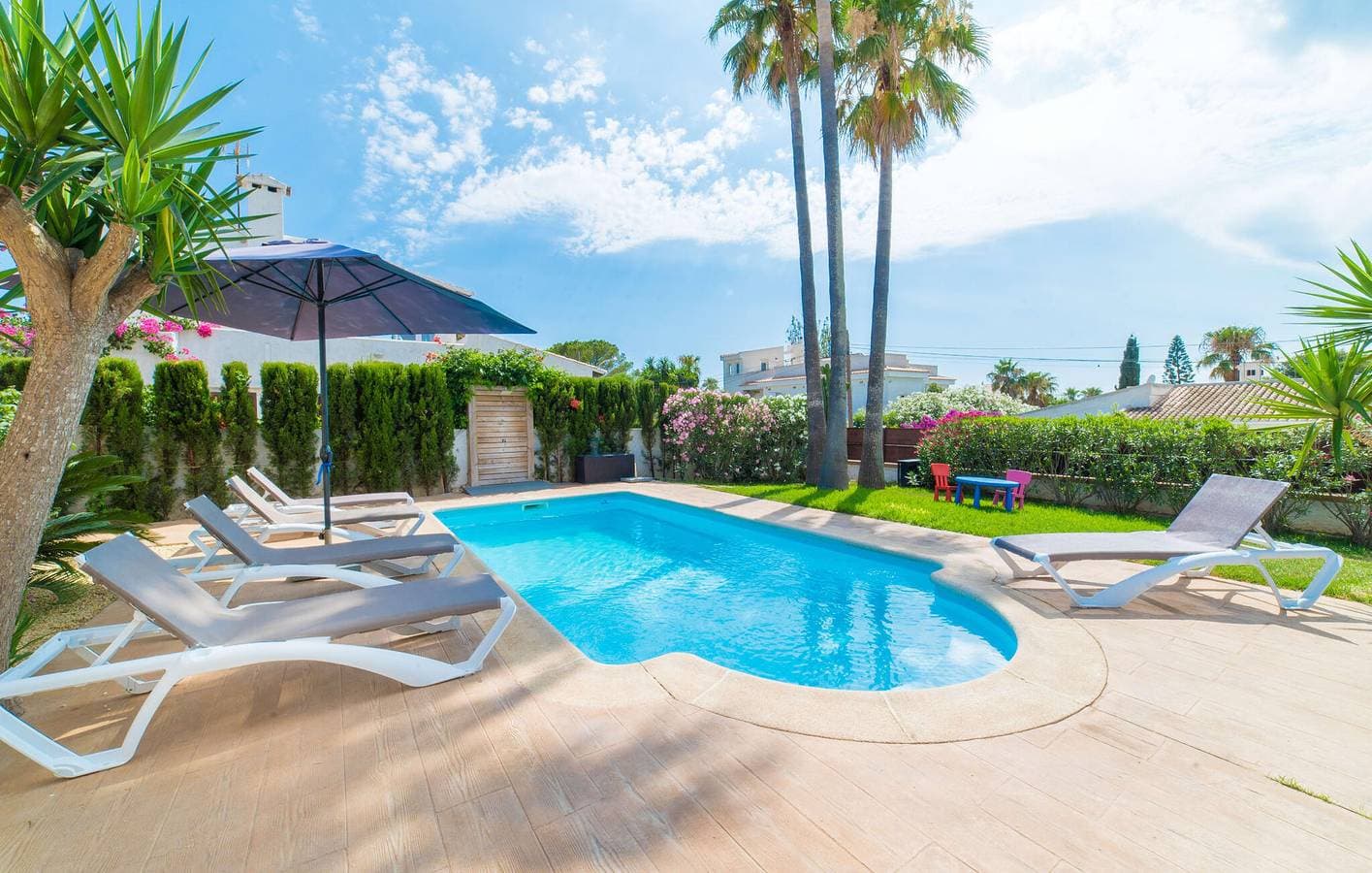 Foto 4 von 46: Rückzugsort mit Meerblick, Pool und Grill, 2 km zum Strand und in der Nähe von Restaurants