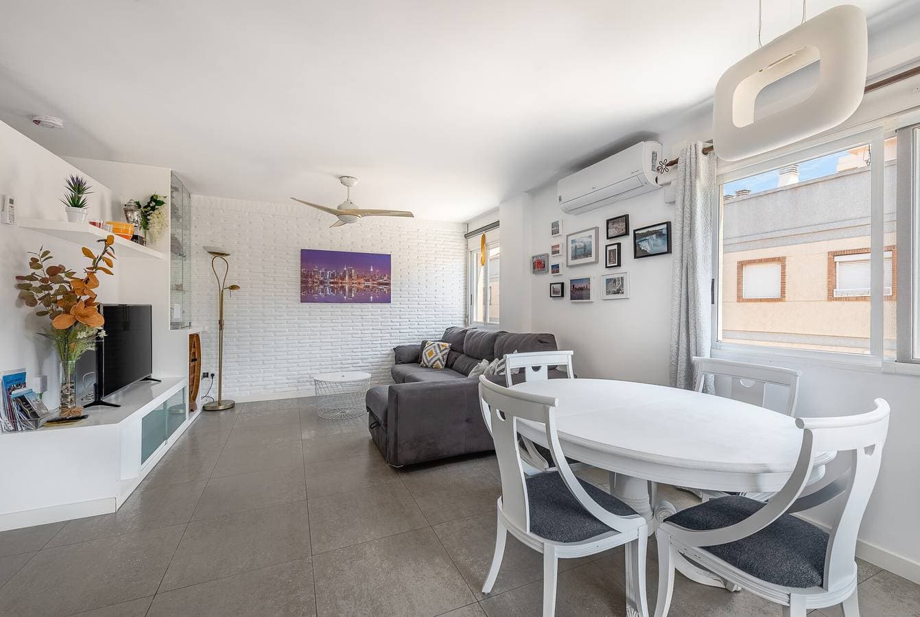 Foto 7 von 27: Ferienwohnung 'Amplio Canet' mit Gemeinschaftspool, WLAN und Klimaanlage