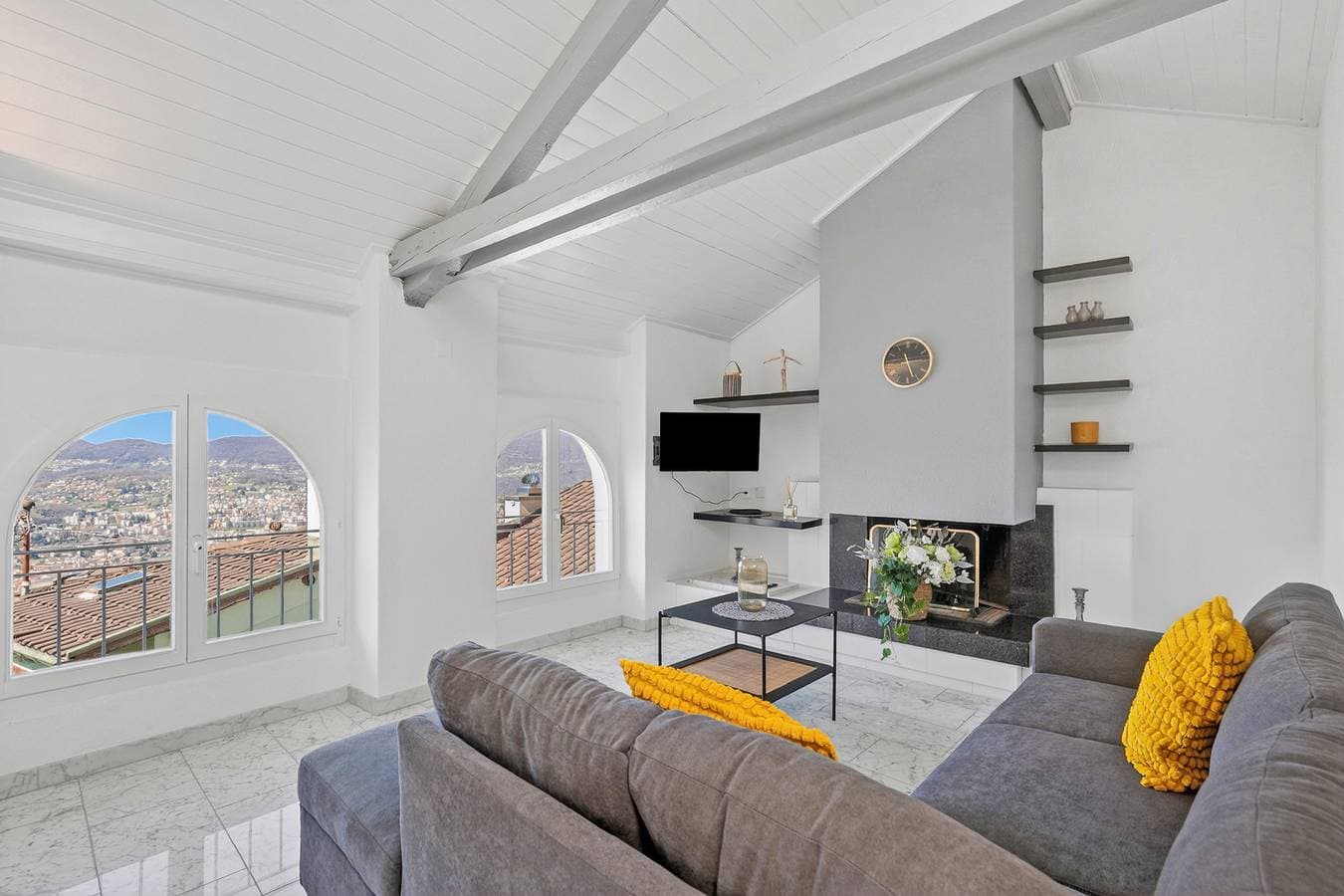 Charm Apartment Lakeview Terrace 1