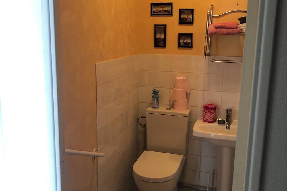 Foto 4 von 16: House 3 bedrooms Garden south view Fields Carrefour School Swimming pool Bus Rouen on foot