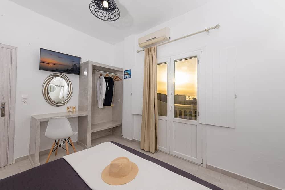 Foto 5 von 25: Aislin House: Where Beachfront Bliss Meets Santorini Charm!