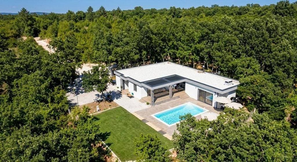 Luxury Villa Grey 1
