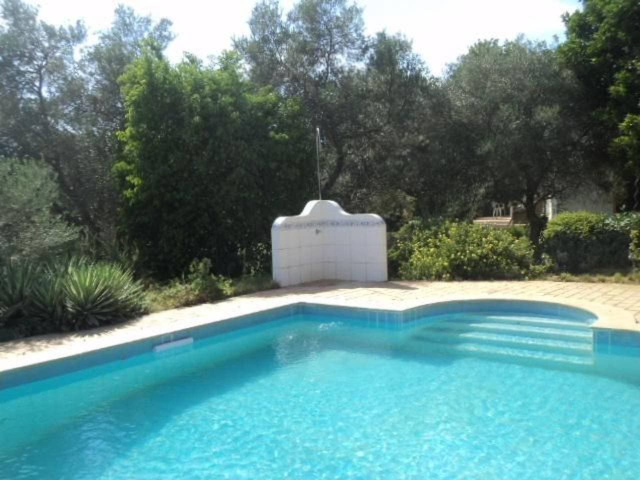 Foto 3 von 26: Mit Balkon, Terrasse und Außenpool