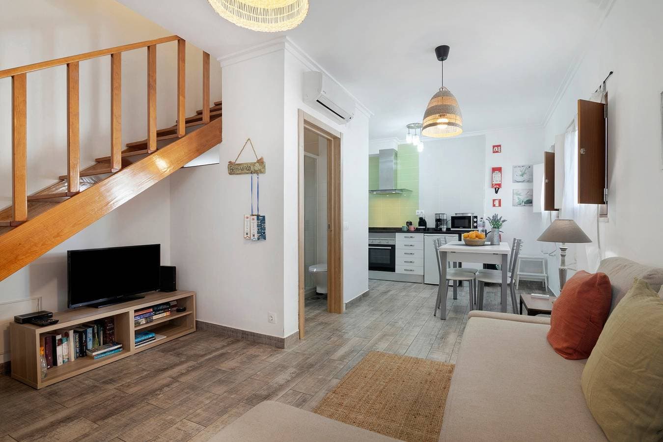 Foto 3 von 22: Ferienwohnung 'Do Alto' mit Privatterrasse, Wi-Fi und Klimaanlage