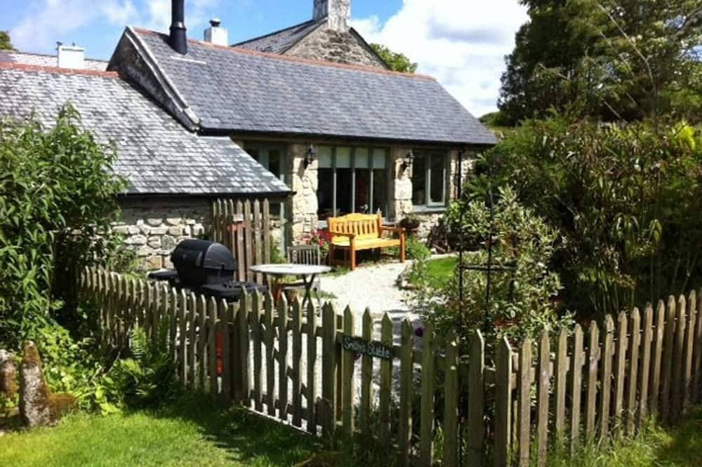 Dieses kleine Juwel liegt in einem ruhigen Tal zwischen St. Ives und Penzance 1