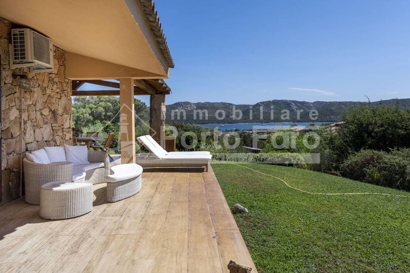 Foto 5 von 27: Ferienwohnung für 8 Personen mit Garten