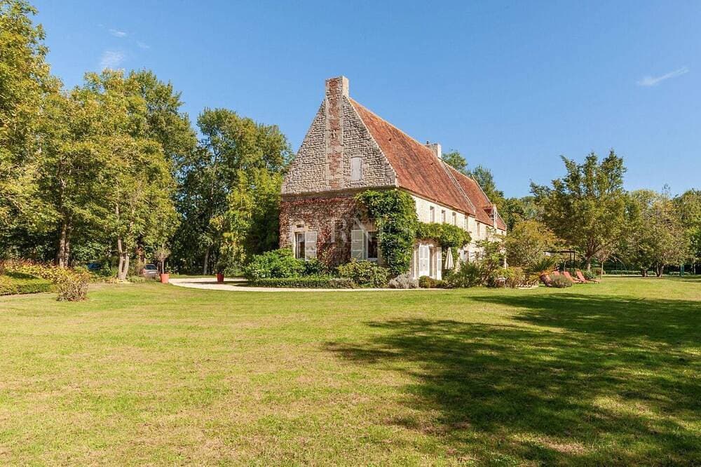Foto 12 von 30: Domaine La Balanderie, sleeps up to 20 ( Terrace, large park, beach 1.5km away )