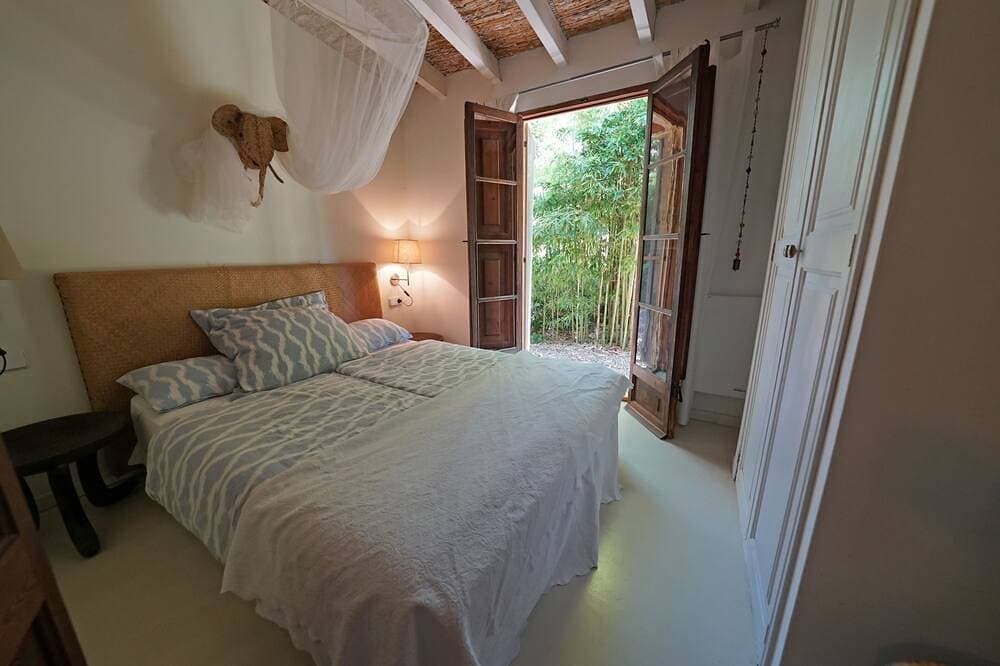 Foto 5 von 30: Stylish mansion in an enchanting garden in Biniaraix for 10 people