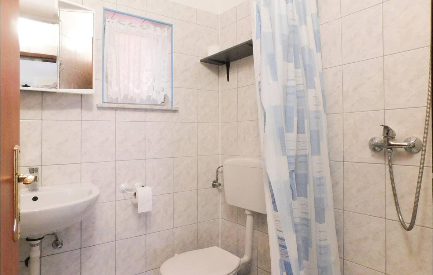 Foto 10 von 18: Gemütliche Unterkunft, 1 km vom Strand von Fažana entfernt: klimatisiertes Apartment mit Terrasse und WLAN