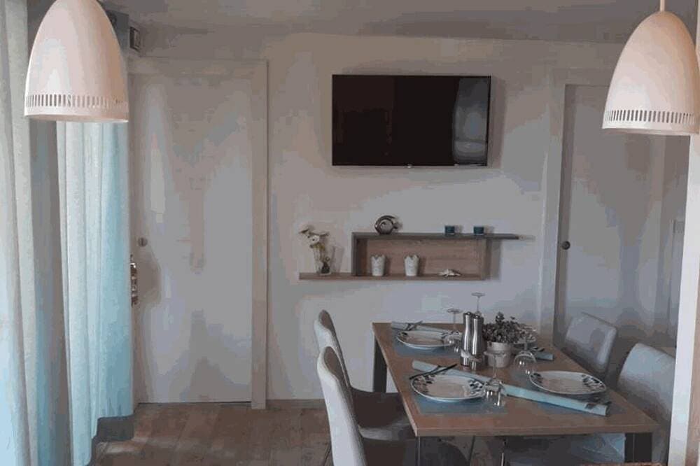 Foto 11 von 30: Beach House Beta a romantic hideaway  in olive grove by the sea, pool, jacuzzi