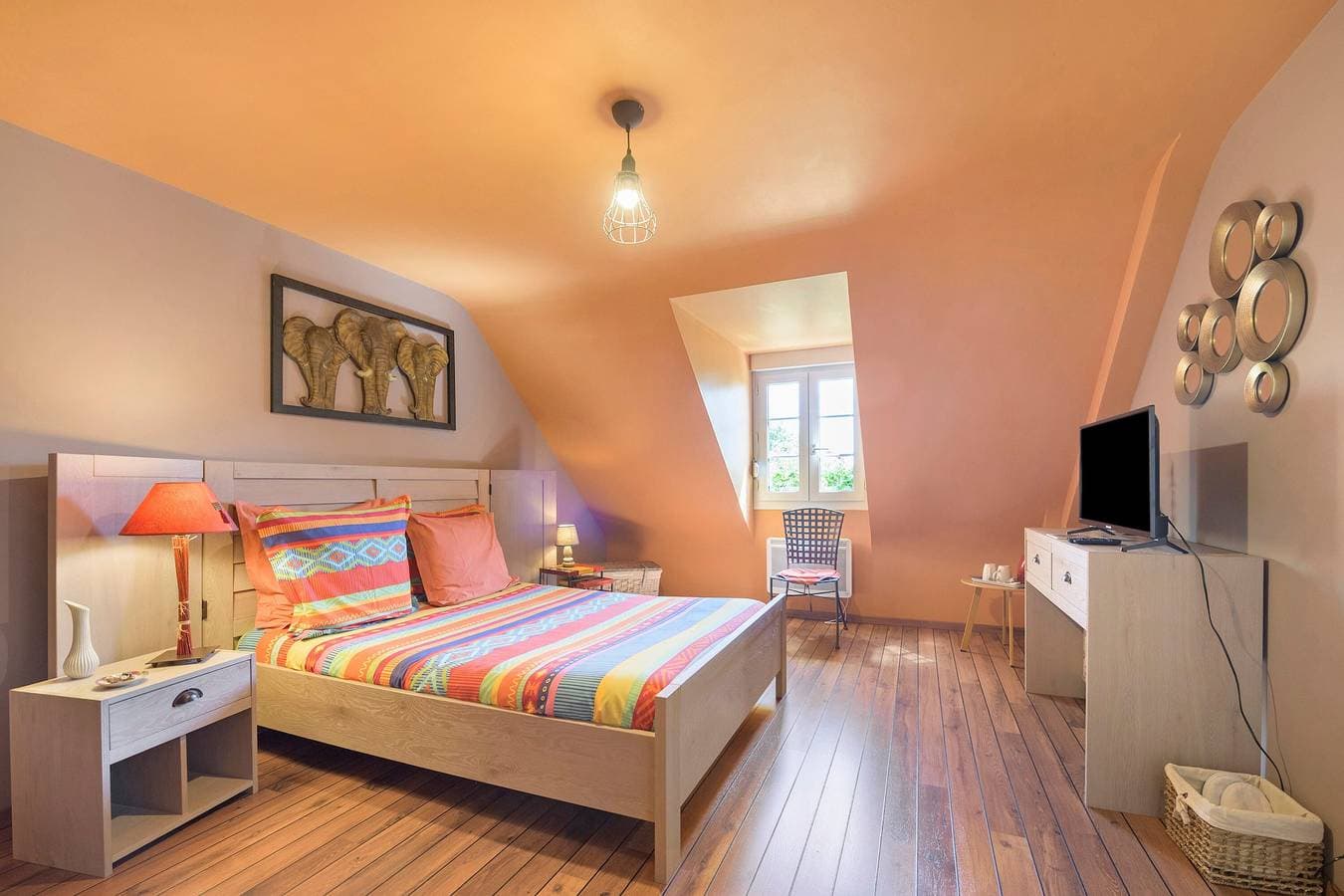 Foto 11 von 22: Gästezimmer „Le Lys De Mer – Zimmer“ mit Meerblick, Gemeinschaftsterrasse und WLAN