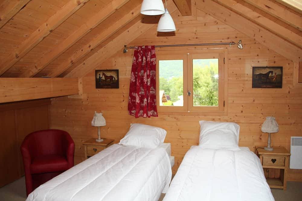Foto 3 von 26: Lake Annecy - Lathuile 74210, charmantes Ferienhaus mit See- und Bergblick